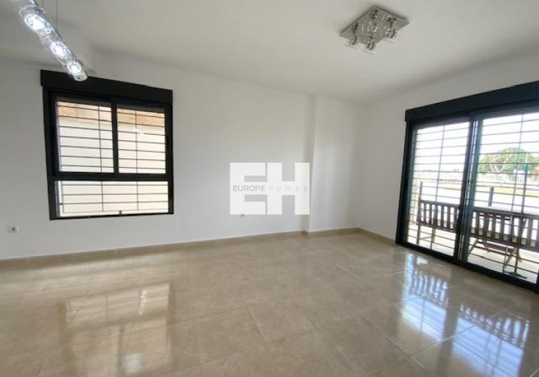 Segunda mano - villa - Roldan - Inland