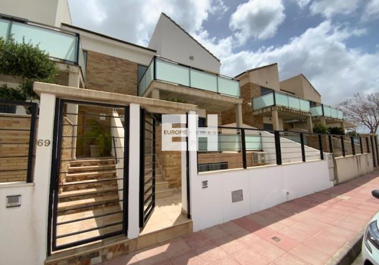 Segunda mano - villa - Roldan - Inland