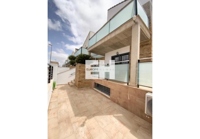 Segunda mano - villa - Roldan - Inland