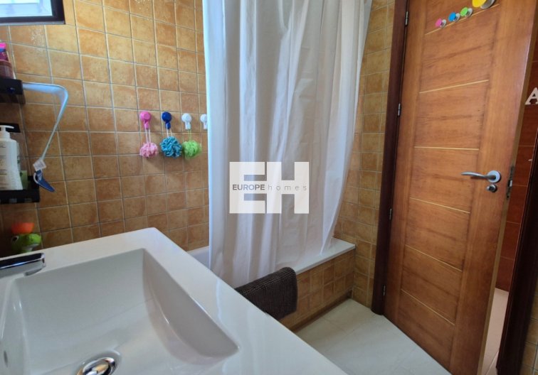 Segunda mano - villa - Torrevieja - Costa Blanca