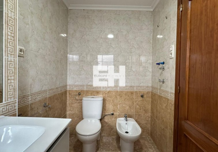 Resale - Apartment - Orihuela Costa - Campoamor