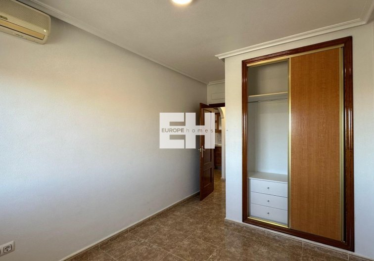 Resale - Apartment - Orihuela Costa - Campoamor