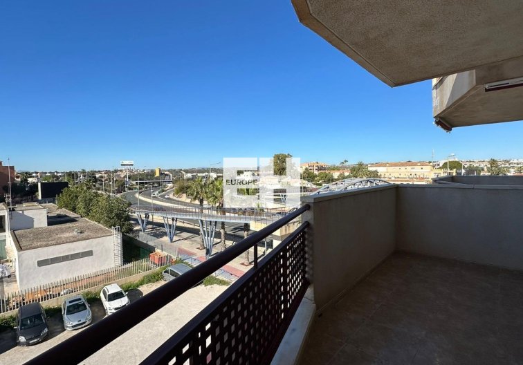 Resale - Apartment - Orihuela Costa - Campoamor
