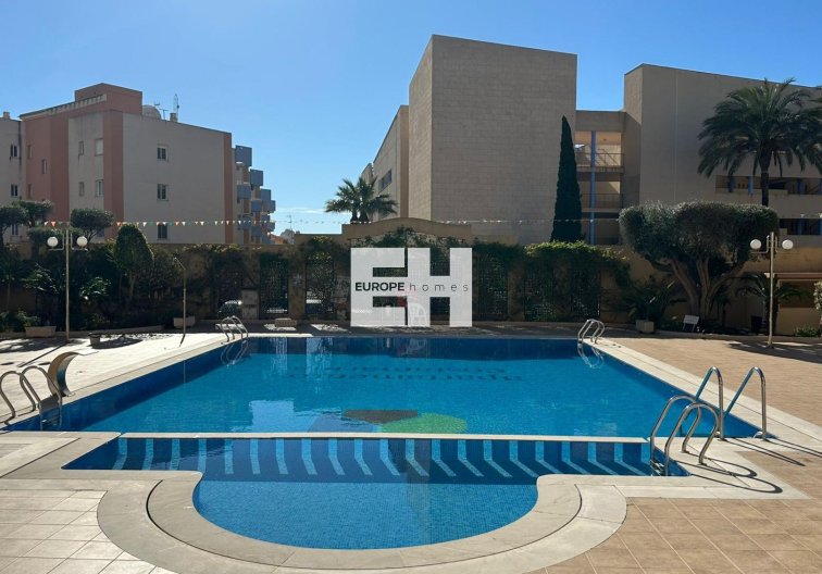 Resale - Apartment - Orihuela Costa - Campoamor