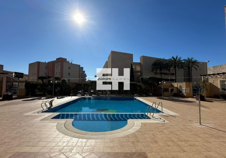 Resale - Apartment - Orihuela Costa - Campoamor