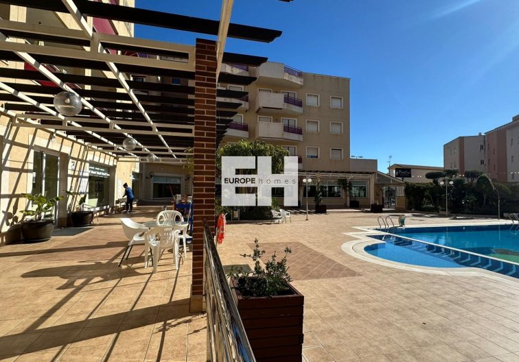 Resale - Apartment - Orihuela Costa - Campoamor