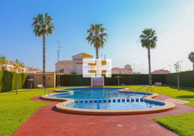 Segunda mano - Bungalow - Torrevieja - El Limonar