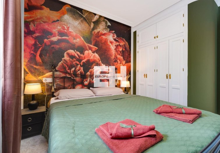 Segunda mano - Apartamento  - Torrevieja - Estacion De Autobuses