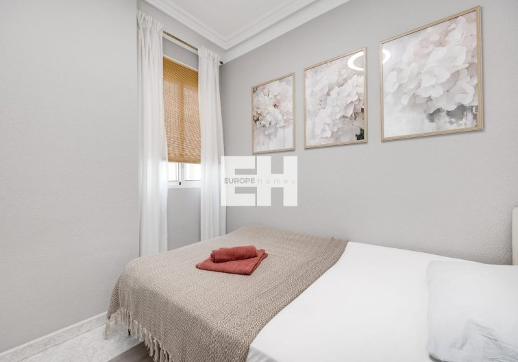 Segunda mano - Apartamento  - Torrevieja - Estacion De Autobuses