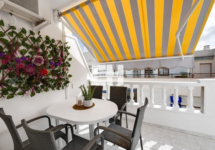 Segunda mano - Apartamento  - Torrevieja - Estacion De Autobuses