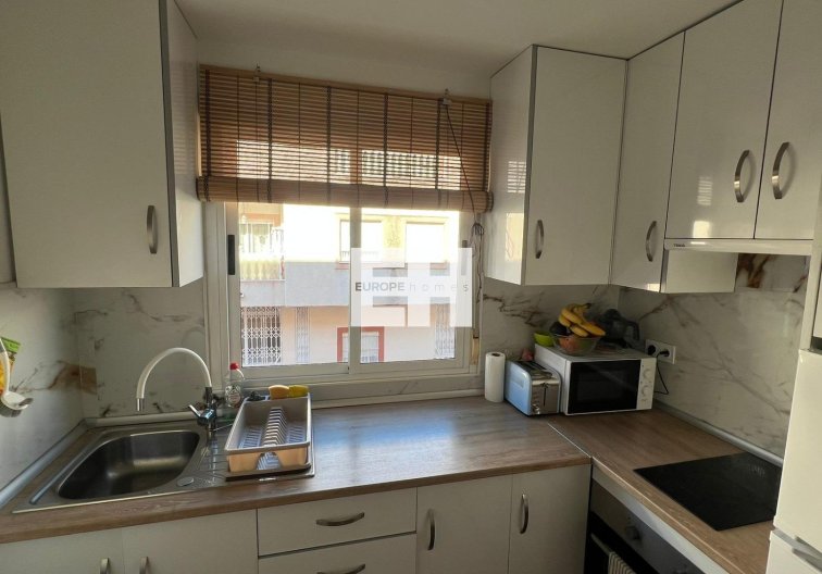 Segunda mano - Apartamento  - Torrevieja - Centro