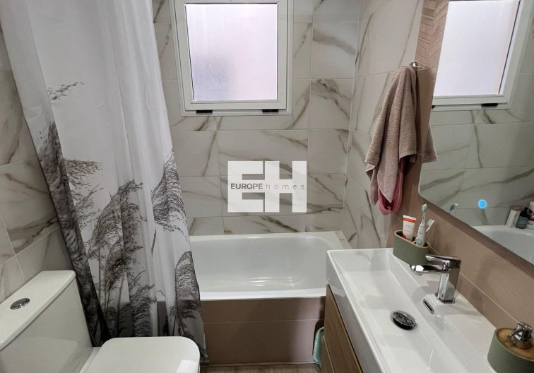 Segunda mano - Apartamento  - Torrevieja - Centro