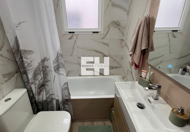 Segunda mano - Apartamento  - Torrevieja - Centro