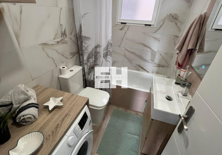 Segunda mano - Apartamento  - Torrevieja - Centro