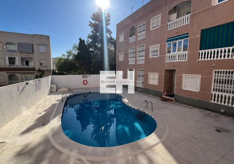 Segunda mano - Apartamento  - Torrevieja - Centro