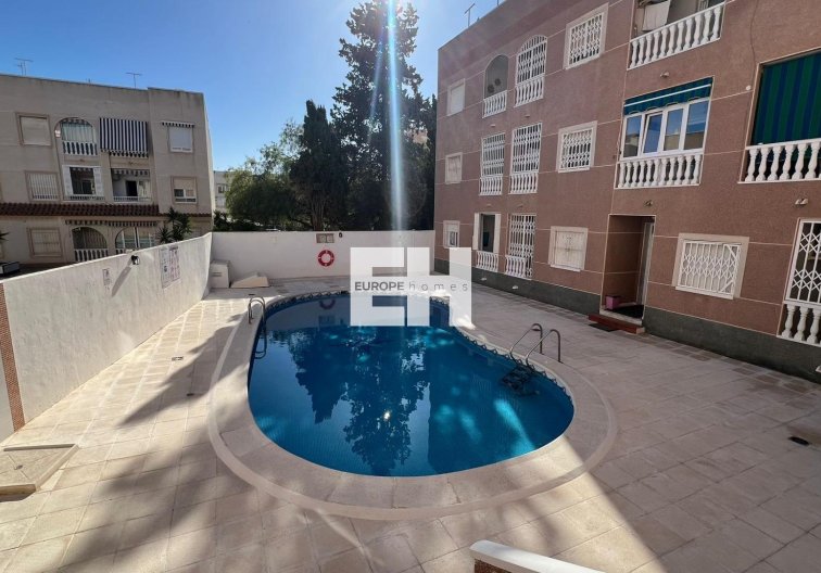 Segunda mano - Apartamento  - Torrevieja - Centro