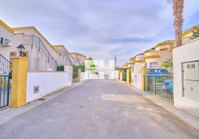 Segunda mano - villa - Los Montesinos - Costa Blanca