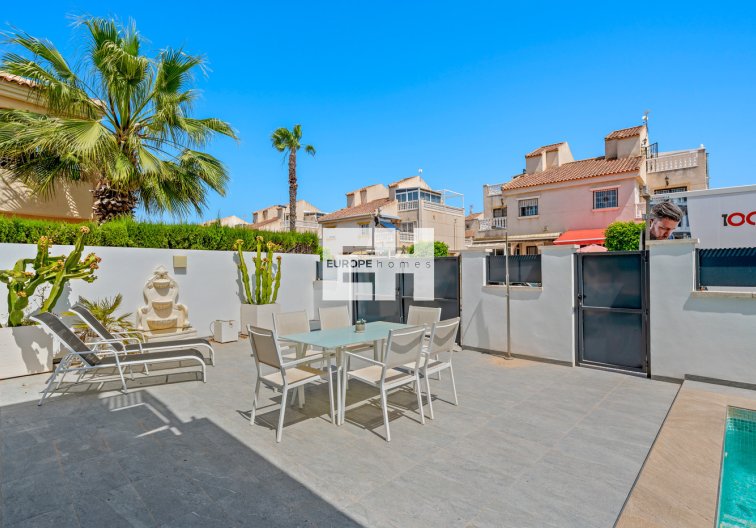 Segunda mano - villa - Torrevieja - Costa Blanca