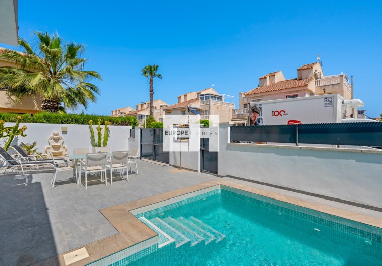 Segunda mano - villa - Torrevieja - Costa Blanca