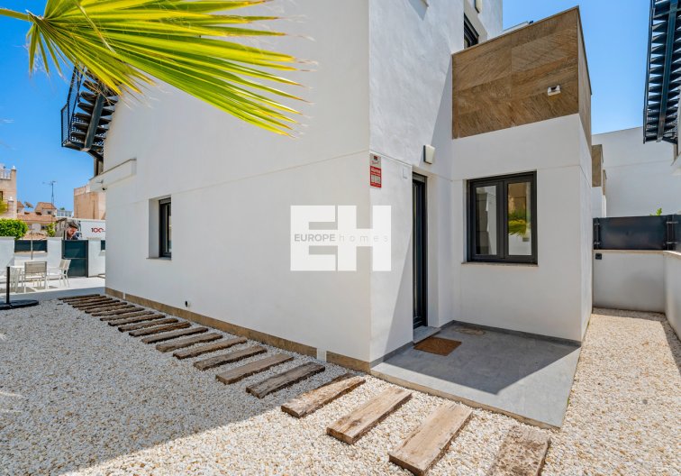 Segunda mano - villa - Torrevieja - Costa Blanca