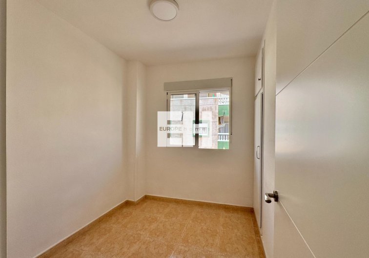 Segunda mano - Apartamento  - Torrevieja - Centro