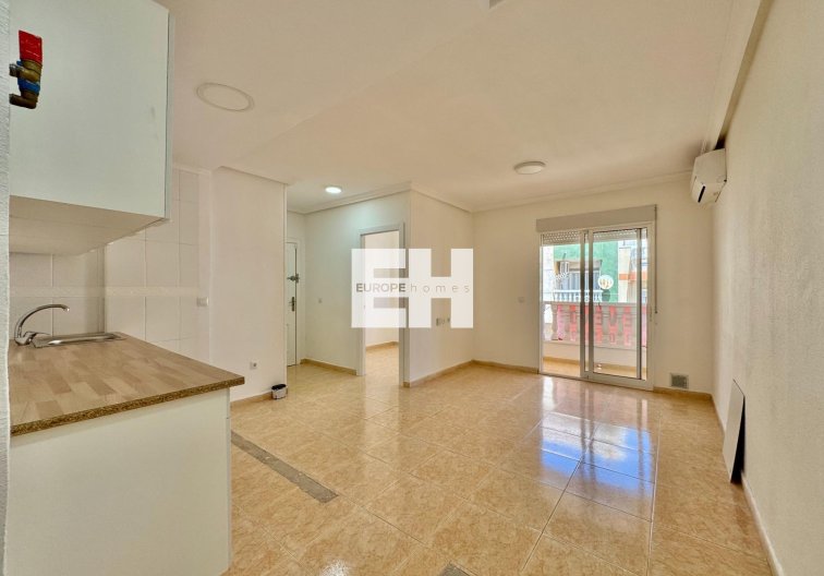 Segunda mano - Apartamento  - Torrevieja - Centro