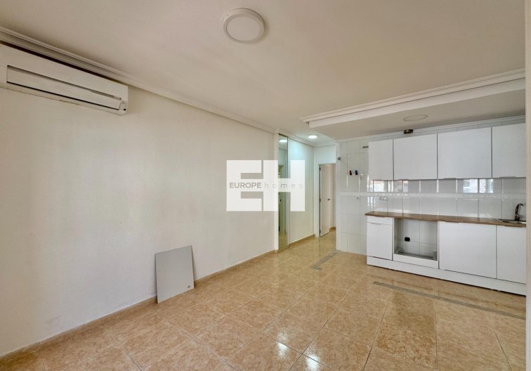 Segunda mano - Apartamento  - Torrevieja - Centro