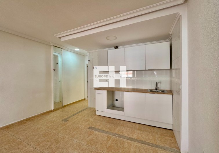 Segunda mano - Apartamento  - Torrevieja - Centro