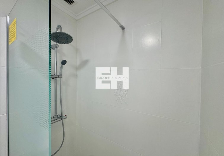 Segunda mano - Apartamento  - Torrevieja - Centro