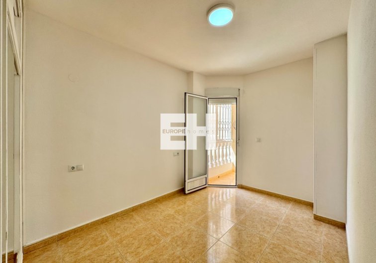Segunda mano - Apartamento  - Torrevieja - Centro