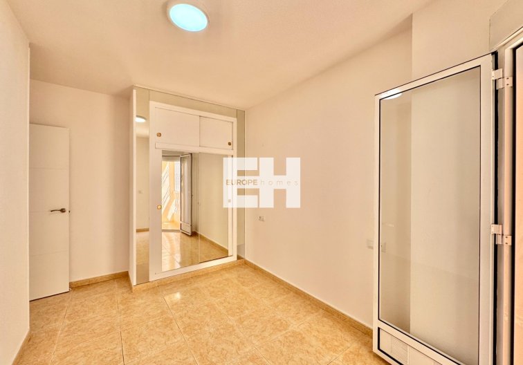 Segunda mano - Apartamento  - Torrevieja - Centro