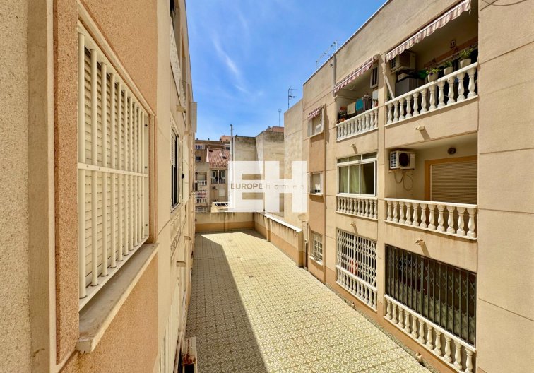 Segunda mano - Apartamento  - Torrevieja - Centro