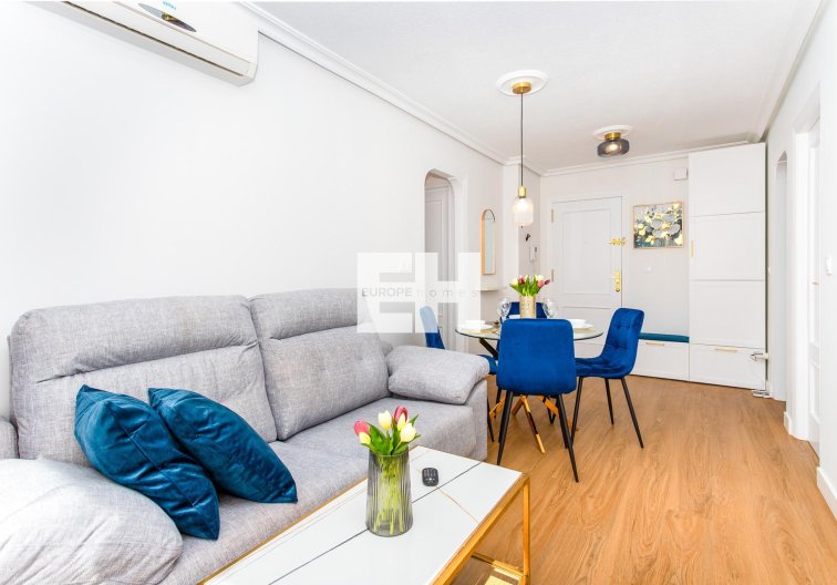 Segunda mano - Apartamento  - Torrevieja - Centro