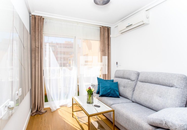 Segunda mano - Apartamento  - Torrevieja - Centro