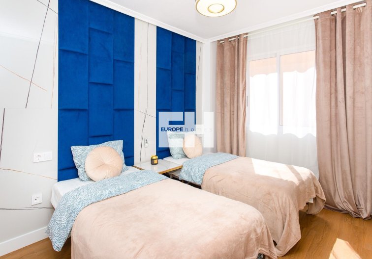 Segunda mano - Apartamento  - Torrevieja - Centro