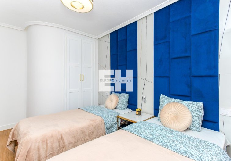 Segunda mano - Apartamento  - Torrevieja - Centro