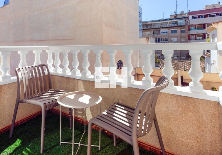 Segunda mano - Apartamento  - Torrevieja - Centro