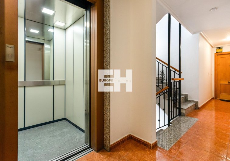 Segunda mano - Apartamento  - Torrevieja - Centro