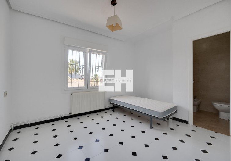 Segunda mano - villa - Torrevieja - La Siesta - El Salado - Torreta