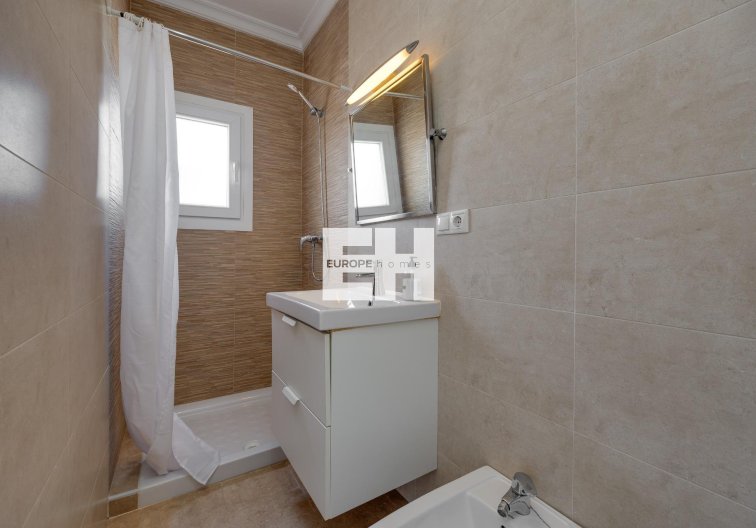 Segunda mano - villa - Torrevieja - La Siesta - El Salado - Torreta