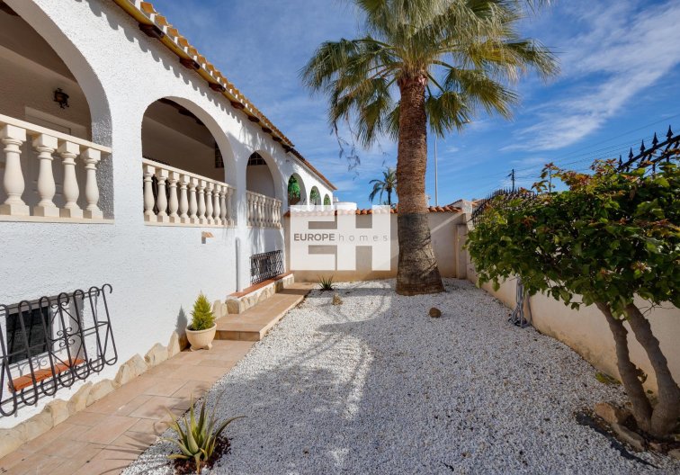 Segunda mano - villa - Torrevieja - La Siesta - El Salado - Torreta