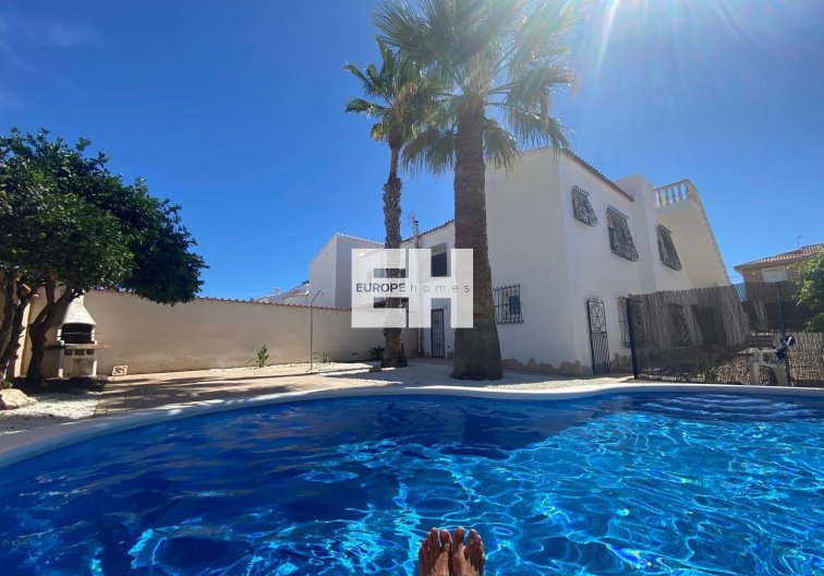 Segunda mano - villa - Torrevieja - La Siesta - El Salado - Torreta