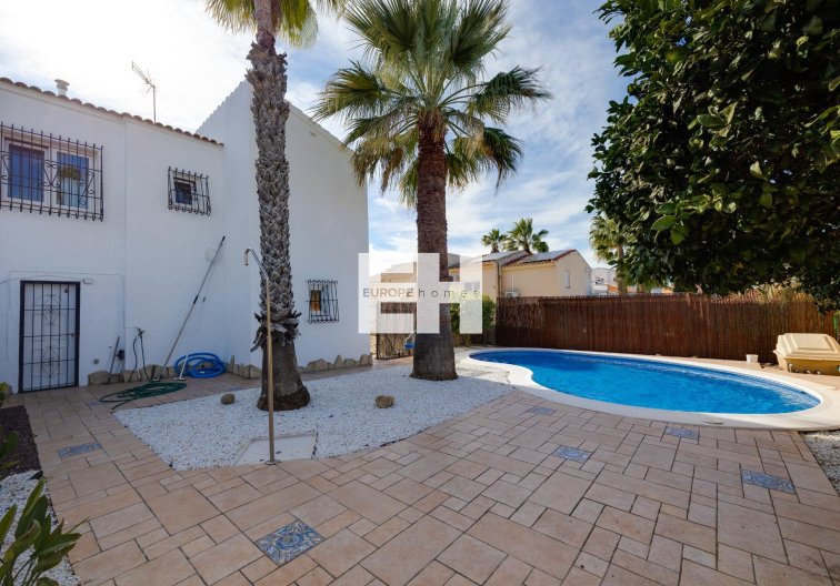 Segunda mano - villa - Torrevieja - La Siesta - El Salado - Torreta