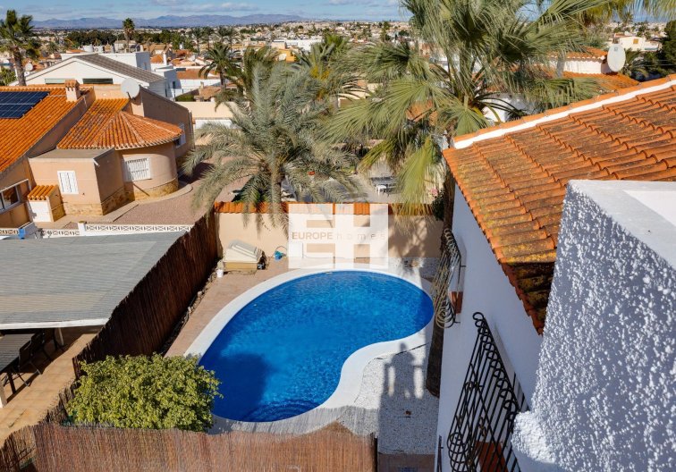 Segunda mano - villa - Torrevieja - La Siesta - El Salado - Torreta