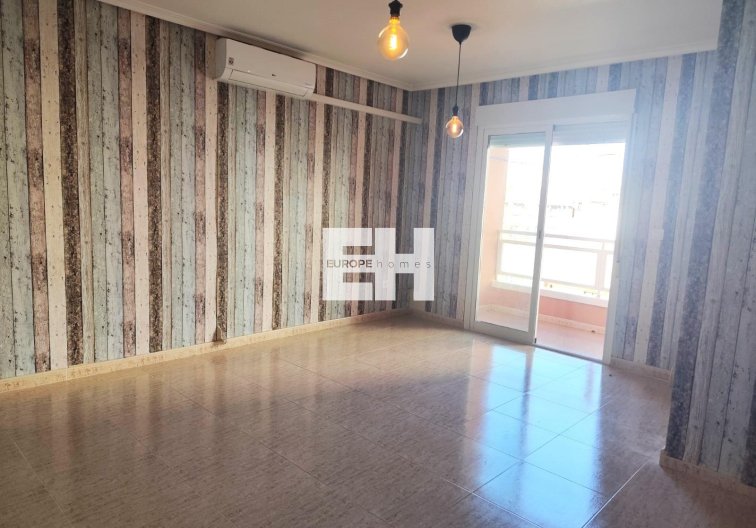 Segunda mano - Apartamento  - Torrevieja - Centro