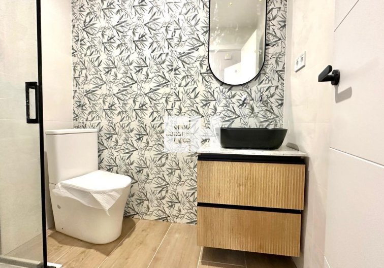 Segunda mano - Apartamento  - Torrevieja - Centro