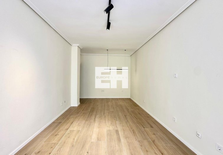 Segunda mano - Apartamento  - Torrevieja - Centro