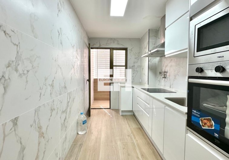 Segunda mano - Apartamento  - Torrevieja - Centro