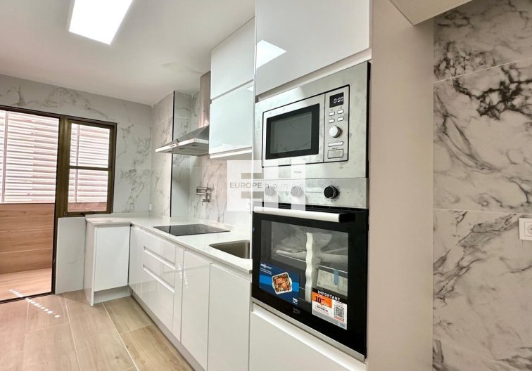 Segunda mano - Apartamento  - Torrevieja - Centro