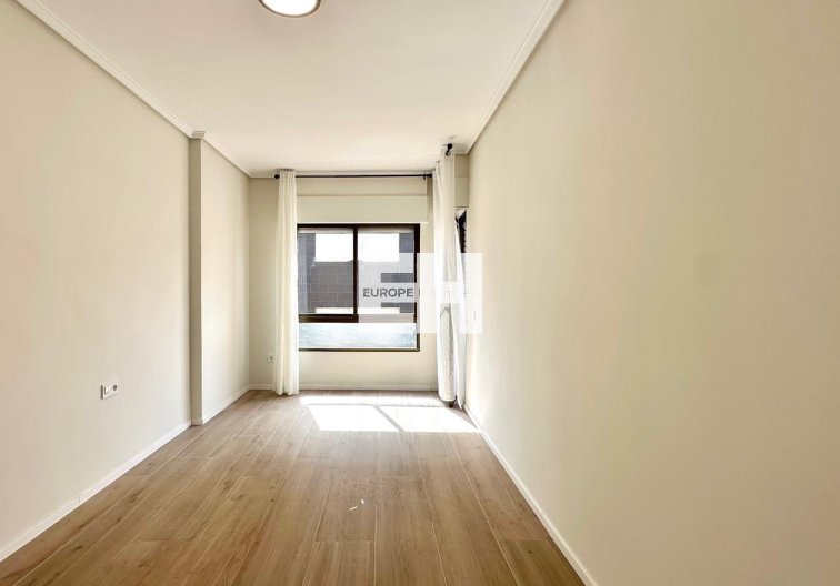 Segunda mano - Apartamento  - Torrevieja - Centro